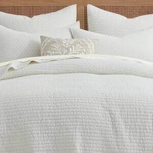 Levtex Eyelet Embroidered 3 Pc Luxury Cotton Quilt Set Cream Size Full/Queen
